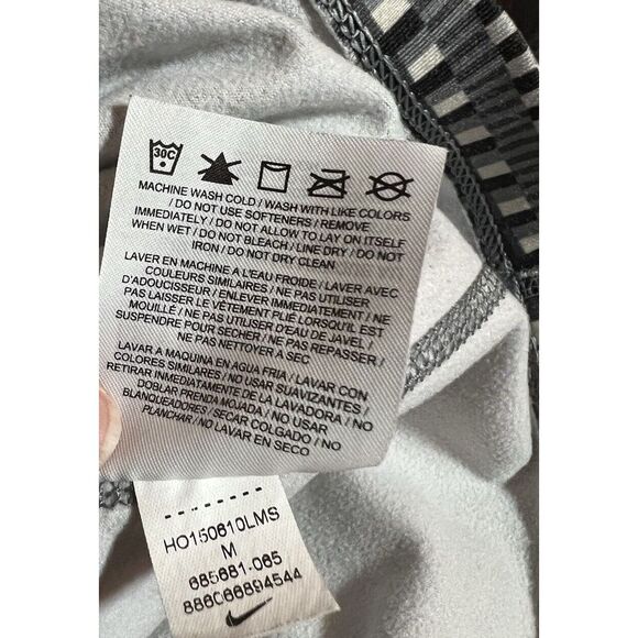 Nike Pro Pullover Womans Medium Gray Aztec Half‎ Zip Mock Neck Pullover - Picture 6 of 6